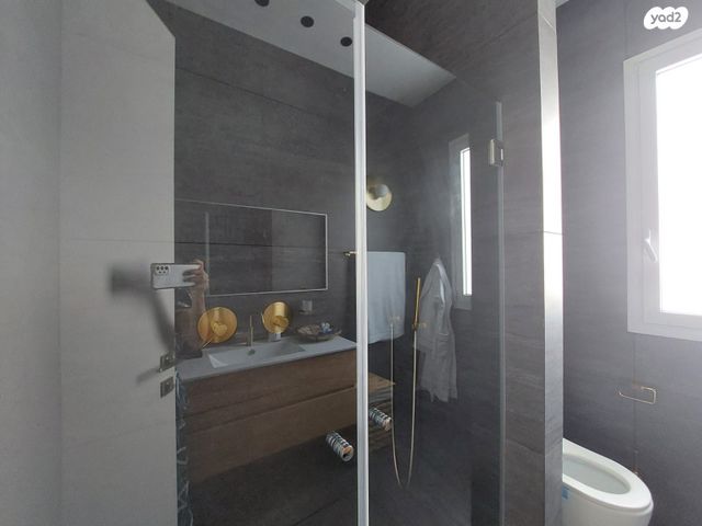 גג/ פנטהאוז, אוסישקין 10, מרכז העיר דרום, נתניה