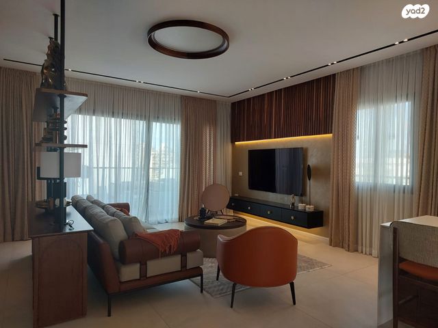 גג/ פנטהאוז, אוסישקין 10, מרכז העיר דרום, נתניה