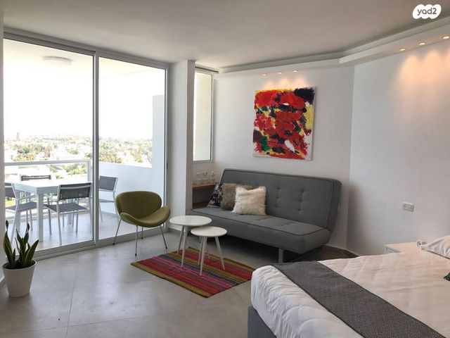 דירה, אלי לנדאו, הרצליה פיתוח, הרצליה