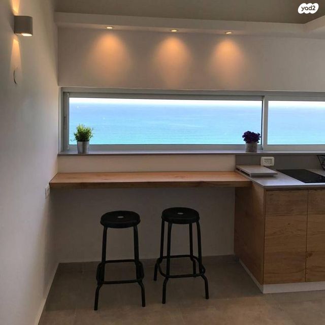 דירה, אלי לנדאו, הרצליה פיתוח, הרצליה