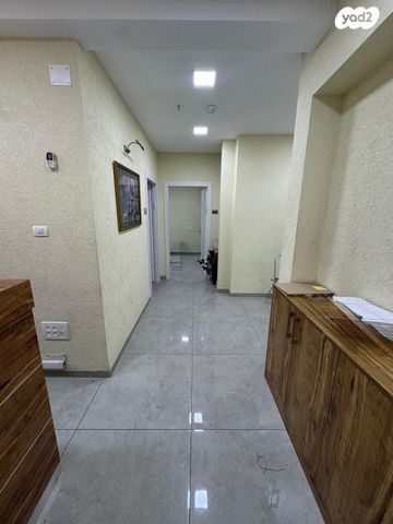 משרדים, קרית ביאליק