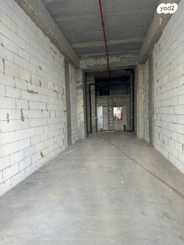 חנויות/ שטח מסחרי, שדרות לכיש, אזור תעשיה, קרית גת