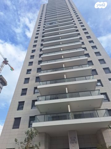 אמנון ליפקין שחק 