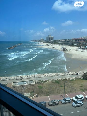 דירה, הרצליה