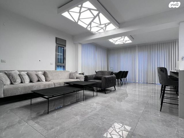 גג/ פנטהאוז, יעקב כאהן, חיפה