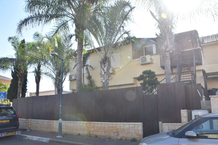 דו משפחתי, כפר יונה