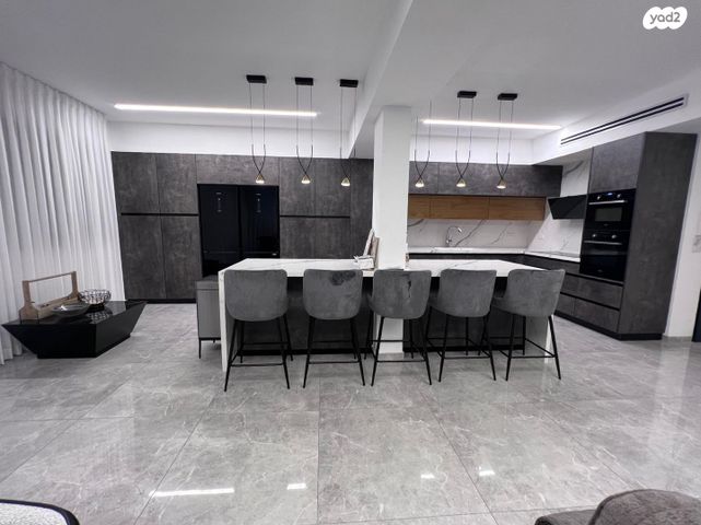 גג/ פנטהאוז, יעקב כאהן, חיפה