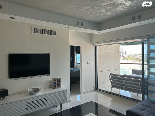 דירה, הרצליה