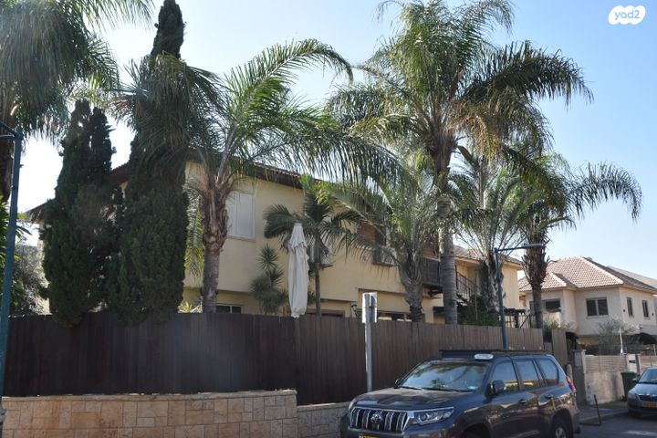 דו משפחתי, כפר יונה