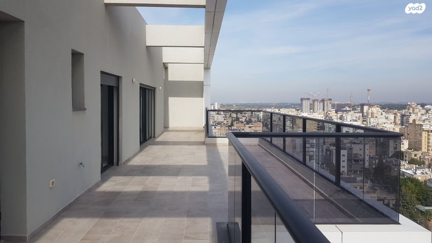 גג/ פנטהאוז, מרכז העיר דרום, נתניה