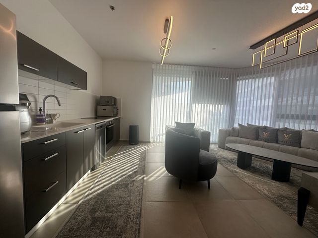 גרציאני יצחק 8