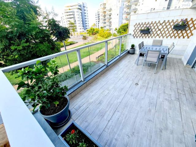 דירה, אהבת אדם, כפר יונה