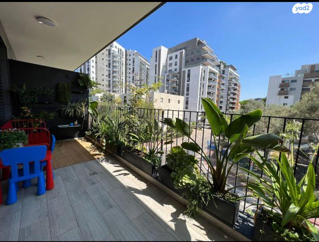 דירה, הרצליה