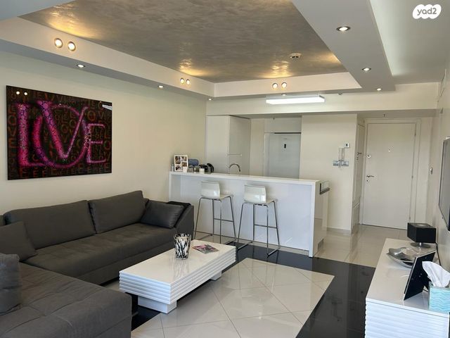 דירה, הרצליה