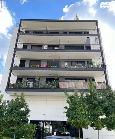 דירה, הרצליה