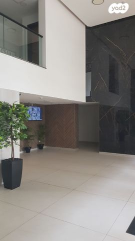 גג/ פנטהאוז, מרכז העיר דרום, נתניה