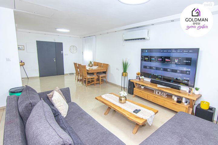 דו משפחתי, הר אדמון, בימת תל חי / מורדות הרי נפתלי, קרית שמונה