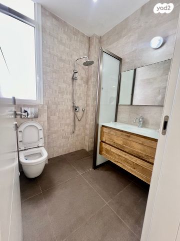 גג/ פנטהאוז, ההדס 8, רובע א', אשדוד