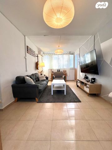 יצחק שיפר 25