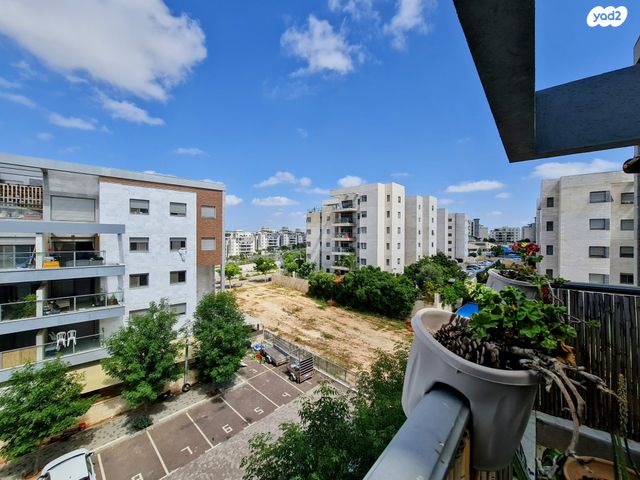 דירה, גפן, החורש, חריש