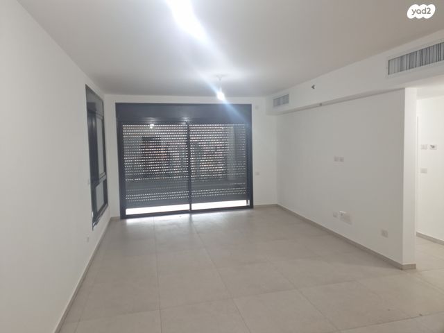 דירה, אמנון ליפקין שחק, נוף הטיילת, נתניה