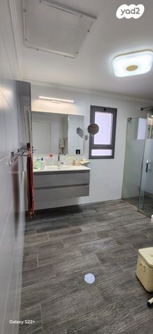 דירה, דוד רזניק 7, גלי הים, נתניה