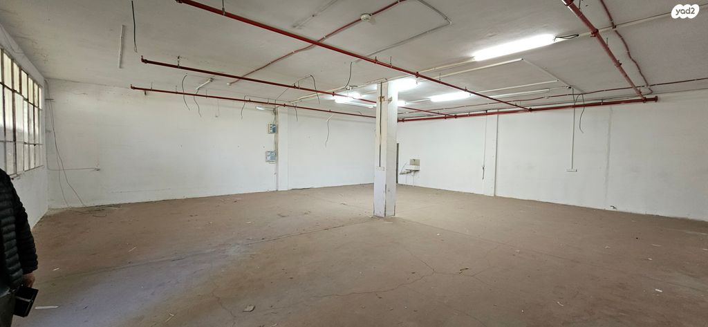 מבני תעשיה, המרכבה 25, אזור תעשיה ב, חולון