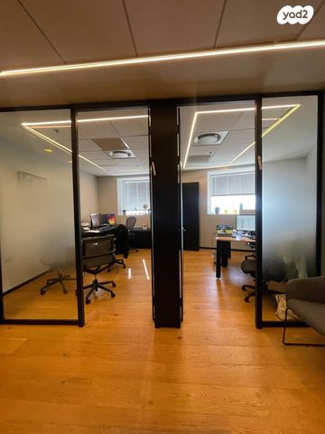 משרדים, דרך זאב ז'בוטינסקי 7, בורסה, רמת גן