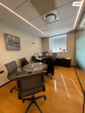 משרדים, דרך זאב ז'בוטינסקי 7, בורסה, רמת גן