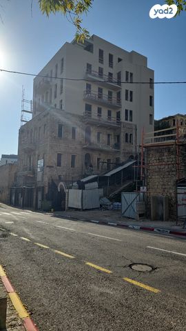 דירה, שיבת ציון 52, העיר התחתית, ואדי סאליב, חיפה