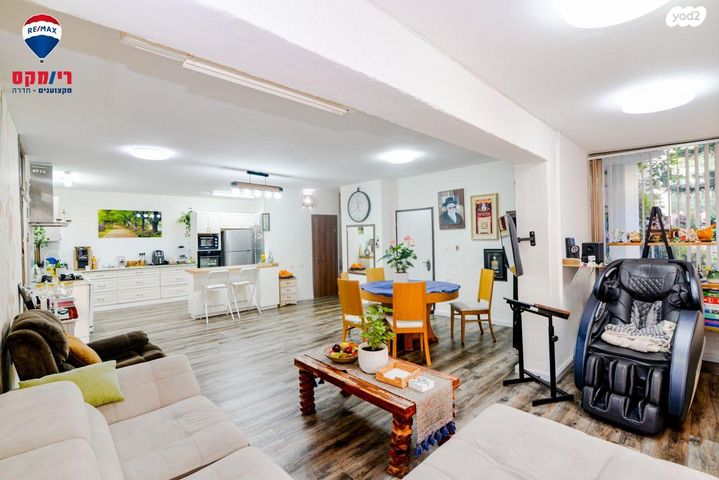 בית פרטי/ קוטג', ז'בוטינסקי 19, מרכז העיר, חדרה