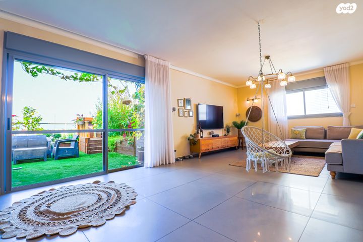 גג/ פנטהאוז, גולן, אלפי מנשה