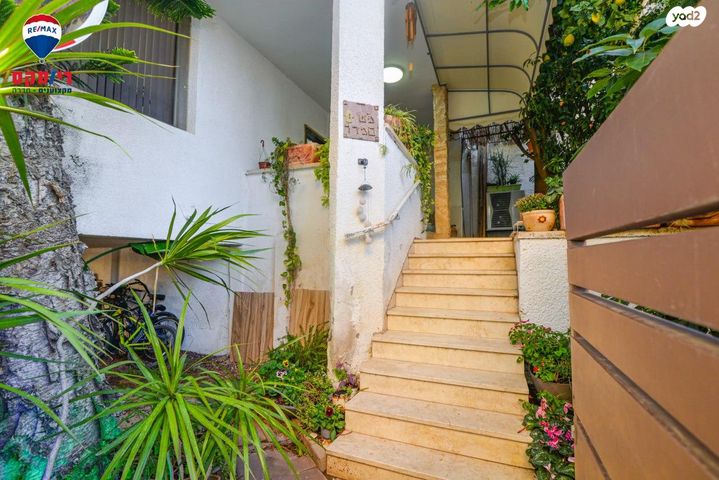 בית פרטי/ קוטג', ז'בוטינסקי 19, מרכז העיר, חדרה