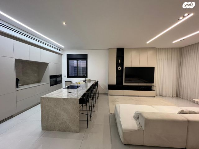 יהושוע אזולאי 