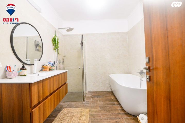 בית פרטי/ קוטג', ז'בוטינסקי 19, מרכז העיר, חדרה