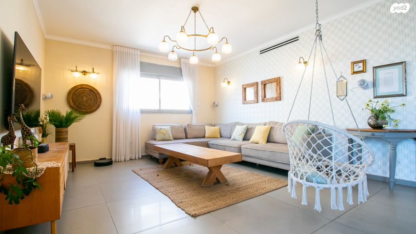 גג/ פנטהאוז, גולן, אלפי מנשה