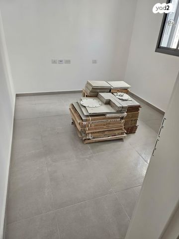 דירה, דרך ארץ, עיר היין, אשקלון