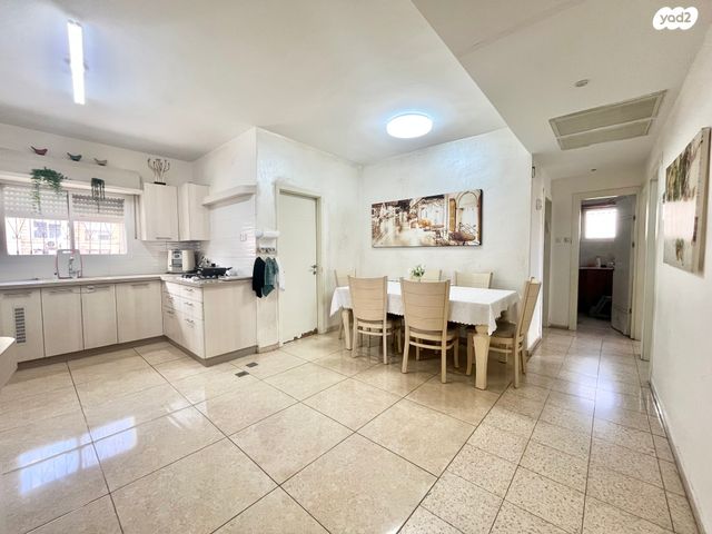 דירה, שדרות משה דיין, פסגת זאב, ירושלים