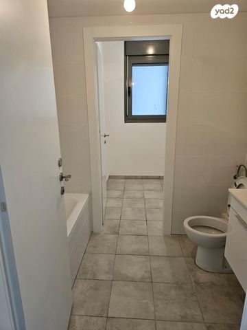 דירה, דרך ארץ, עיר היין, אשקלון