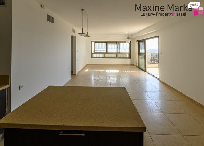 דירה, אהוד מנור, עיר ימים, נתניה