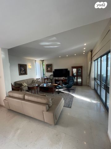 בית פרטי/ קוטג', דקר, אביבים, קרית מוצקין