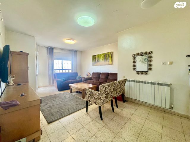 דירה, שדרות משה דיין, פסגת זאב, ירושלים