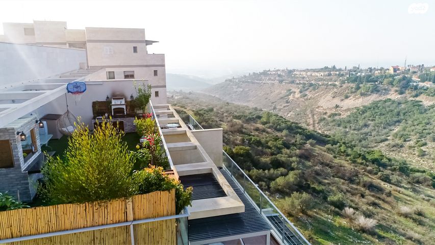 גג/ פנטהאוז, גולן, אלפי מנשה