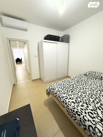 דירה, הרב בן ציון אבא שאול, הכלניות, שדרות