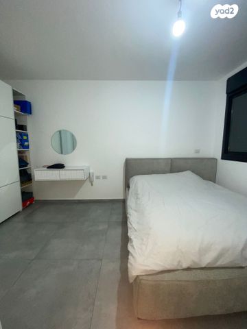 דירה, יעקב דורי, נאות שמיר, רמלה