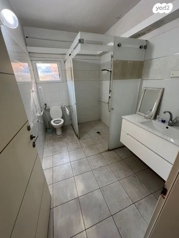 דופלקס, הצנחנים, בת ים