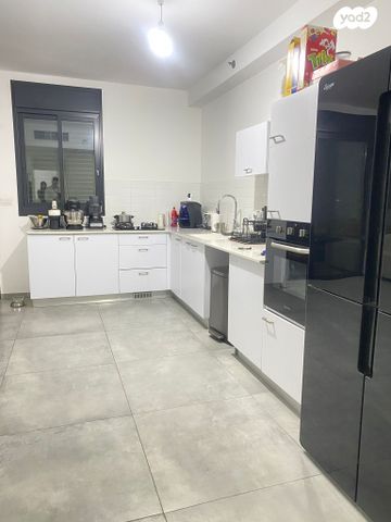 דירה, יעקב דורי, נאות שמיר, רמלה