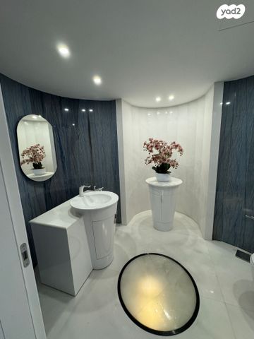 דירה, הרצליה