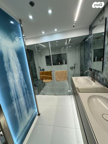 דירה, הרצליה