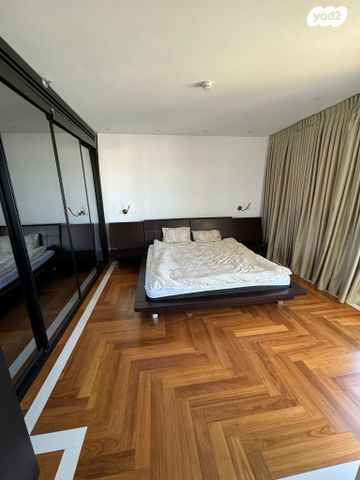 דירה, הרצליה